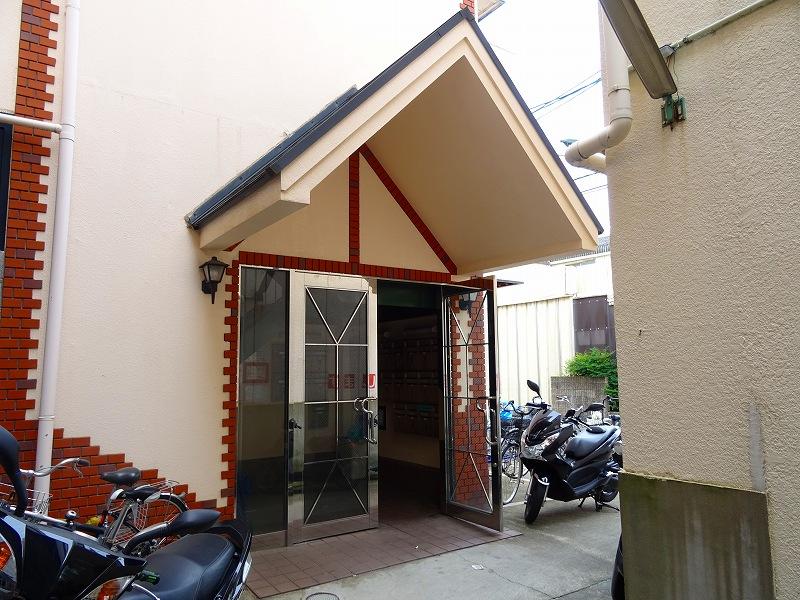 28/30 エントランス