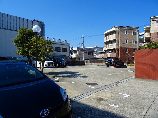 21/28 駐車場
