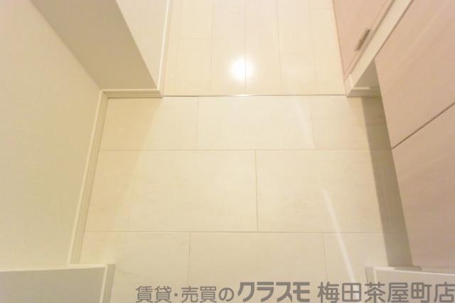 16/30 玄関
