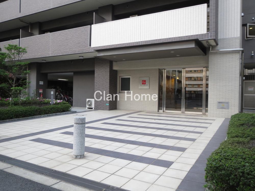 21/30 エントランス