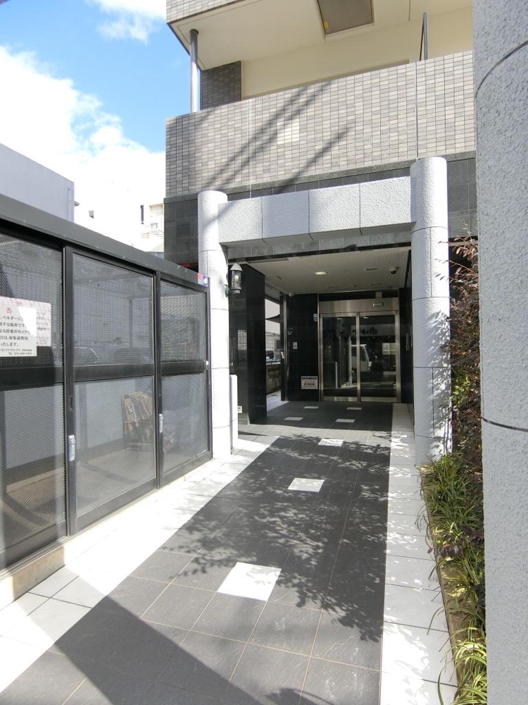 3/7 エントランス