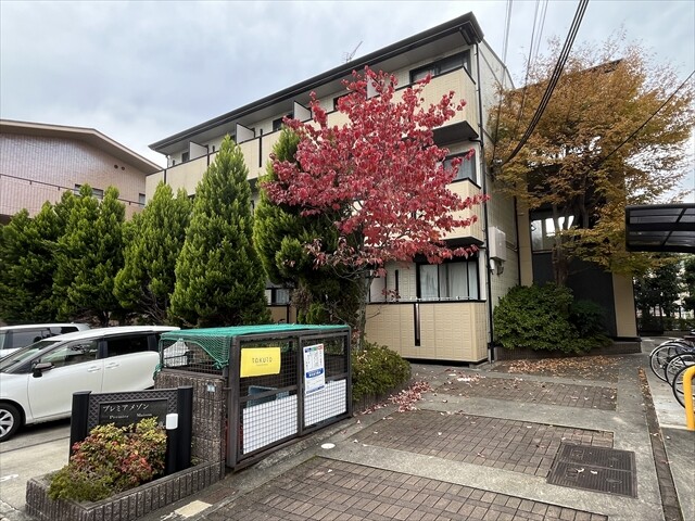 26/30 エントランス