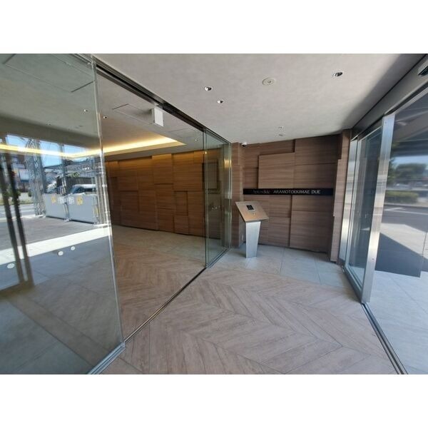 21/23 エントランス