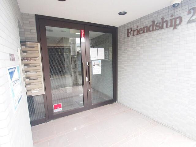 27/30 エントランス