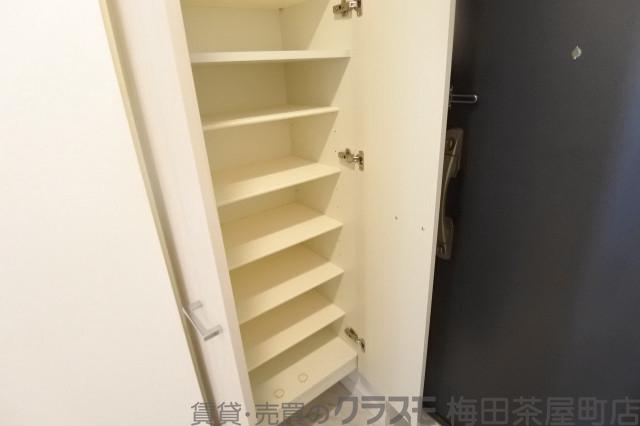 16/30 玄関