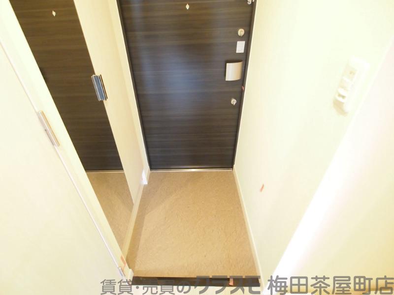 19/30 玄関
