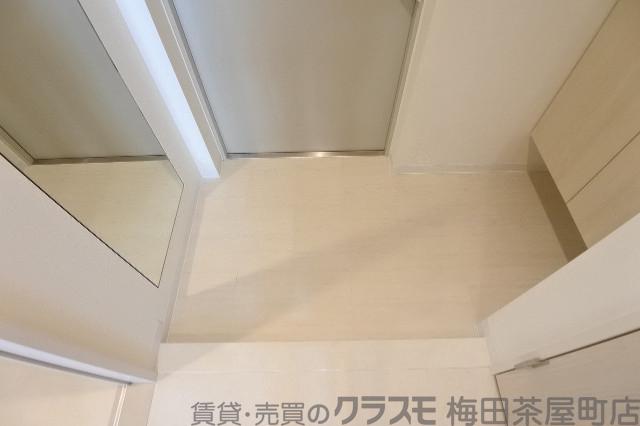 16/30 玄関