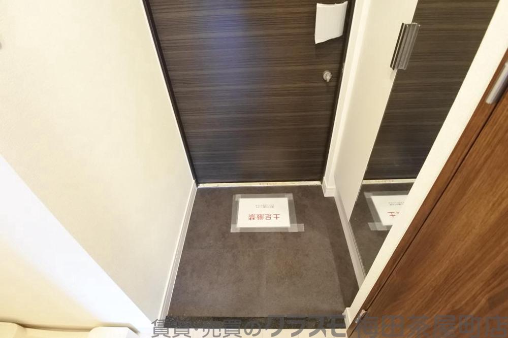 16/30 玄関