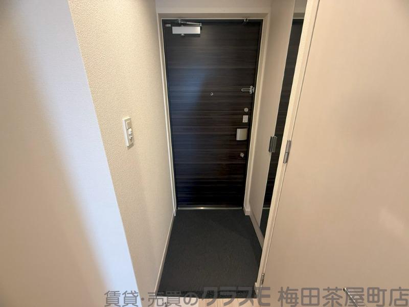 16/30 玄関