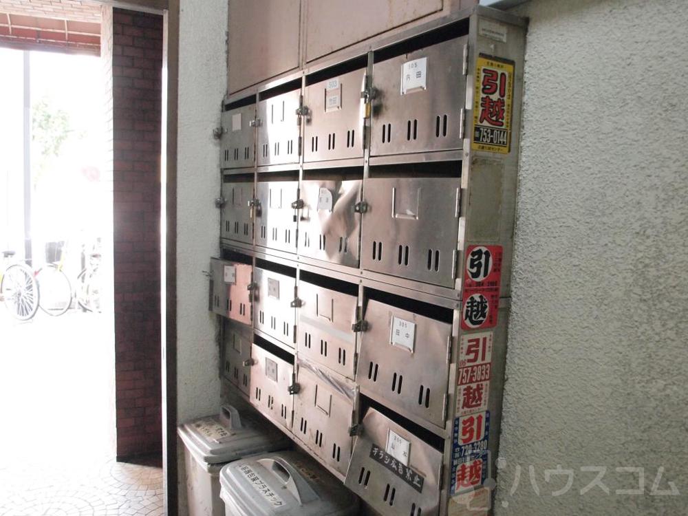 23/30 エントランス