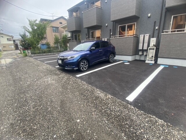 27/30 駐車場