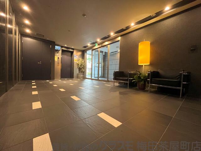 28/30 エントランス