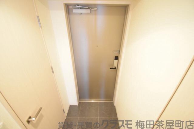 14/30 玄関