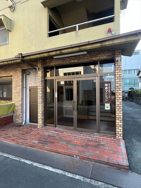 26/30 エントランス