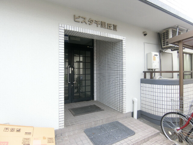 27/30 エントランス