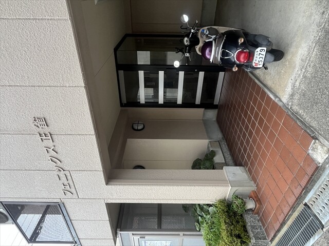 26/30 エントランス