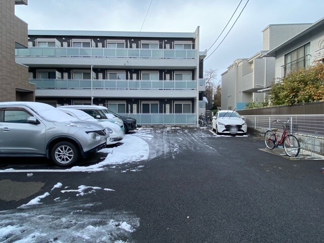 27/30 駐車場
