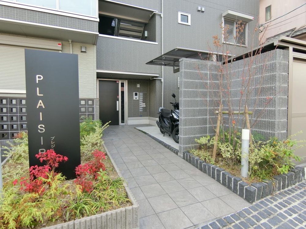 2/3 エントランス