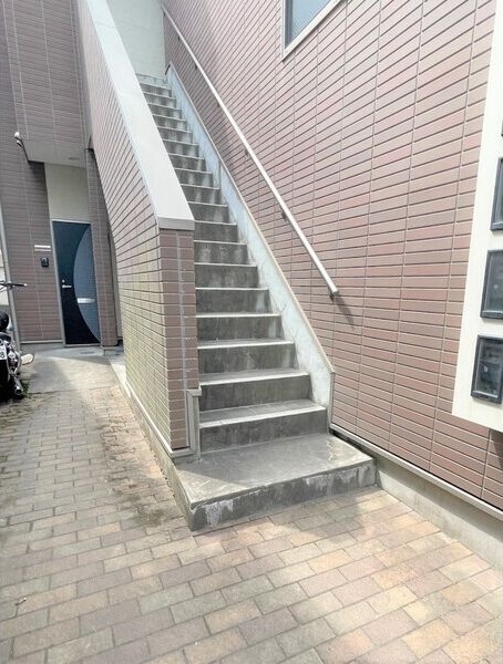 14/19 エントランス