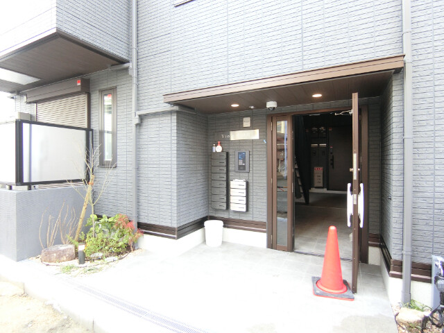 26/30 エントランス