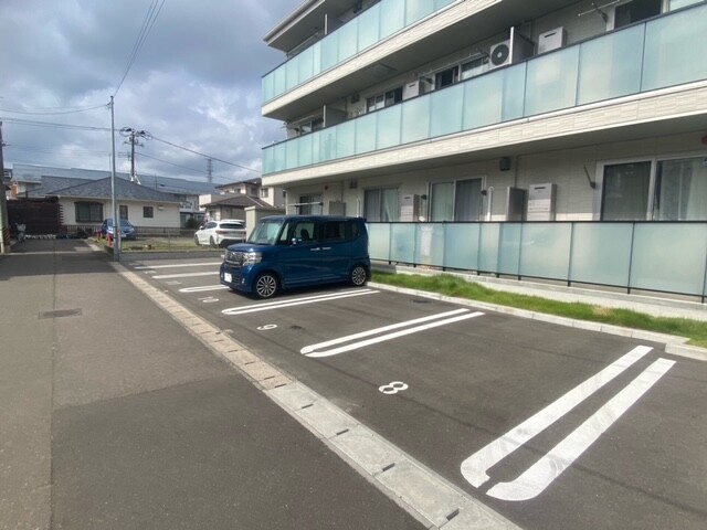 27/30 駐車場