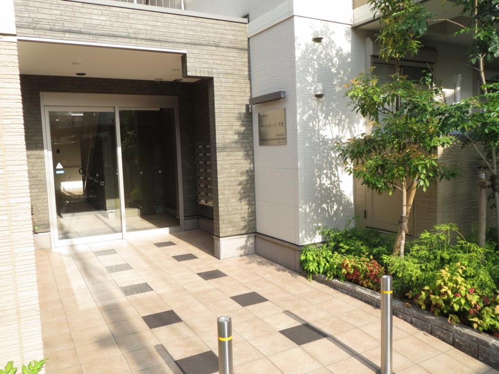 2/3 エントランス