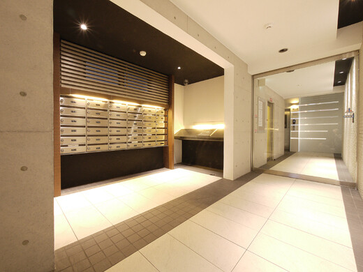 14/16 エントランス