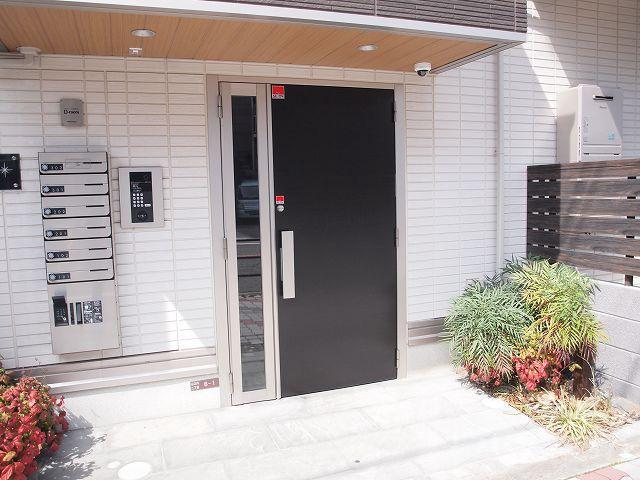 28/30 エントランス