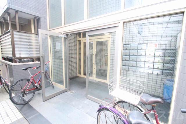 25/30 エントランス