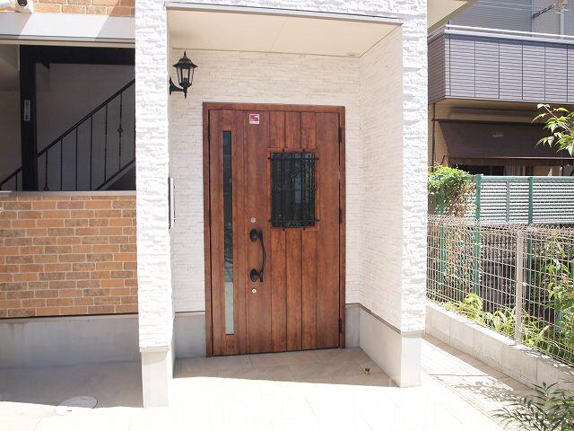 27/30 エントランス