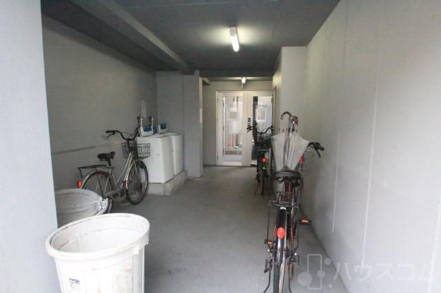 25/30 エントランス