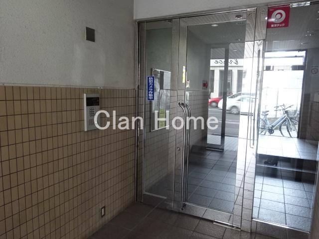 26/30 エントランス