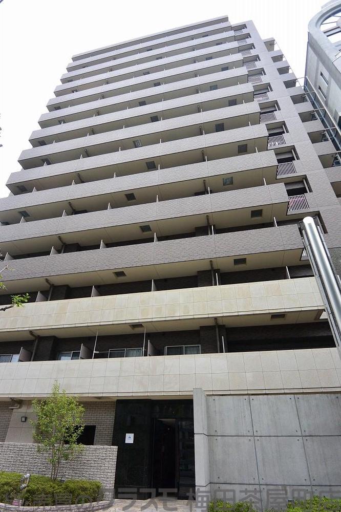 28/30 エントランス