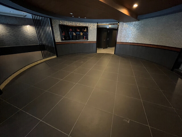 18/19 エントランス