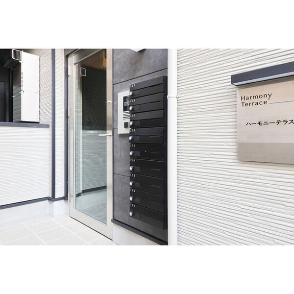 14/16 エントランス