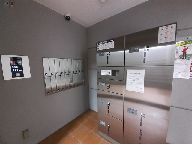 15/22 エントランス