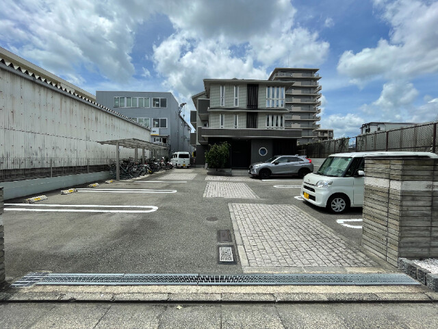 25/30 エントランス