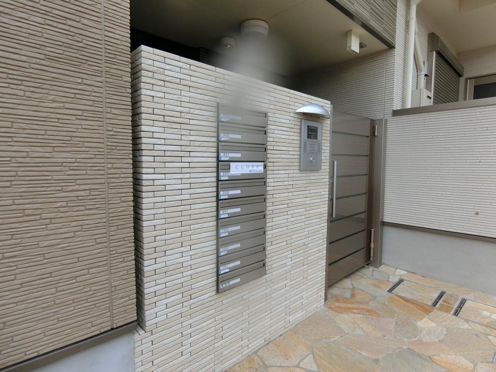 28/30 エントランス