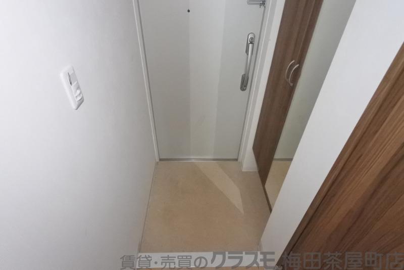 19/30 玄関