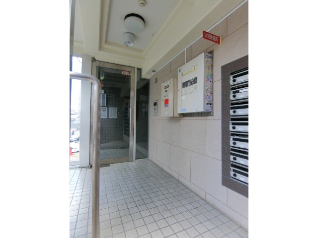 26/30 エントランス