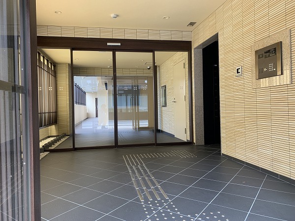 3/4 エントランス