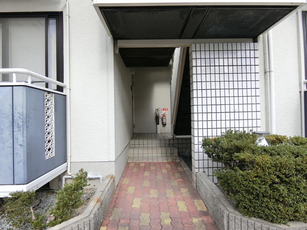 25/30 エントランス