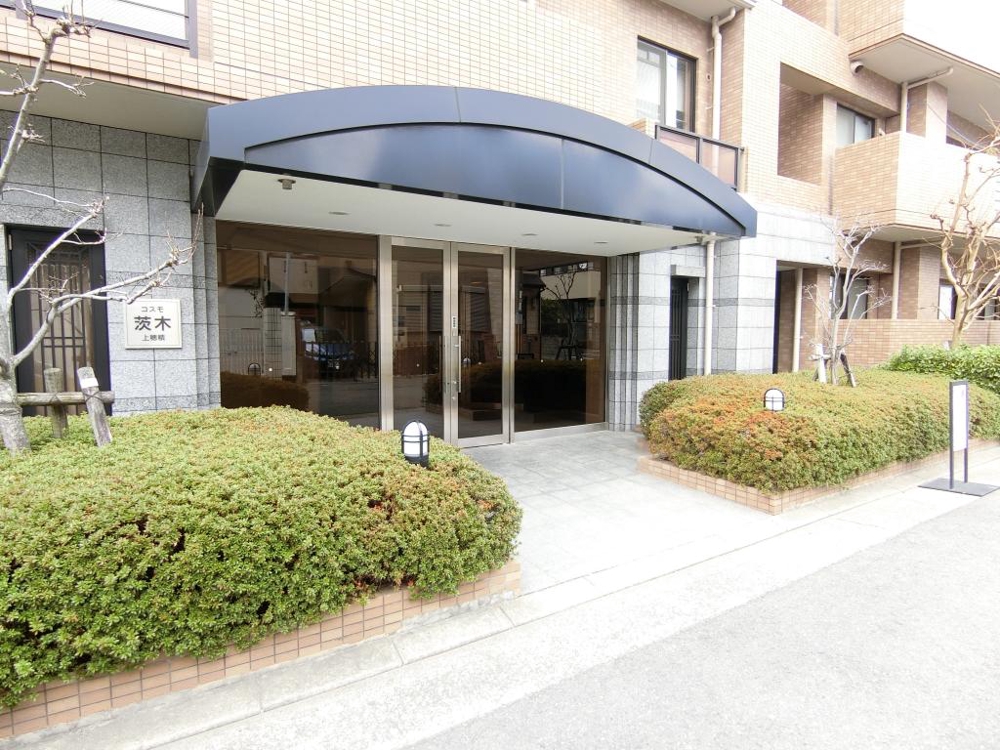 28/30 エントランス