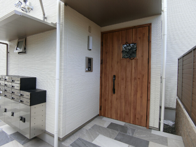 28/30 エントランス