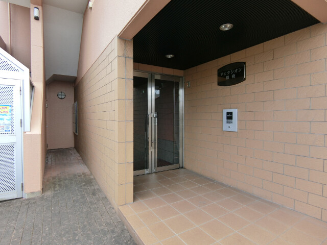 26/30 エントランス