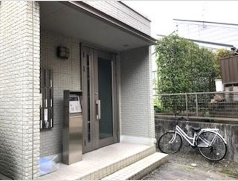 14/20 エントランス