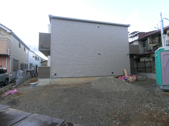 16/23 エントランス