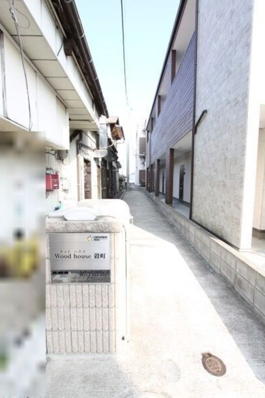 14/19 エントランス