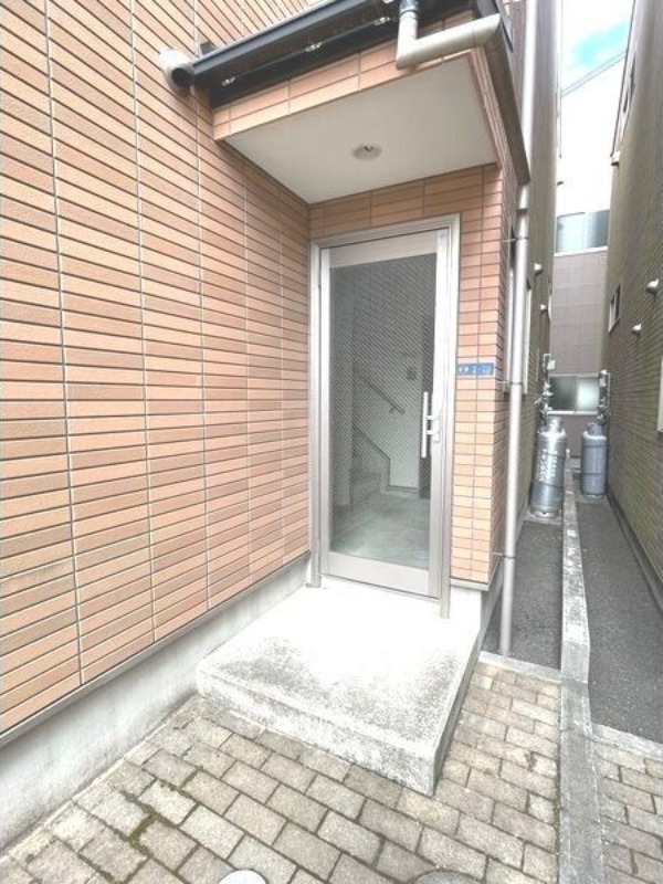 17/17 エントランス