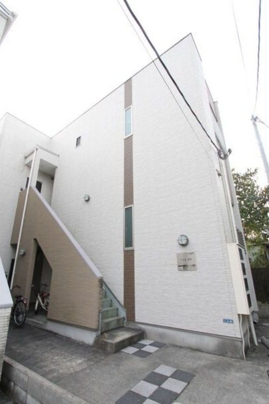 14/20 エントランス